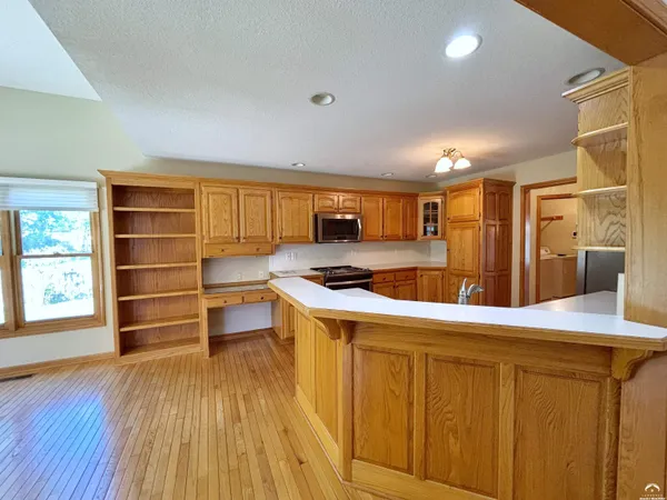 $544,900 | 4605 Grove Drive, Lawrence, KS 66049
