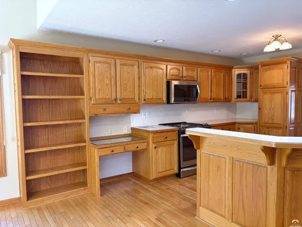 $544,900 | 4605 Grove Drive, Lawrence, KS 66049