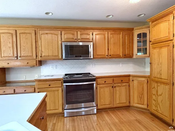 $544,900 | 4605 Grove Drive, Lawrence, KS 66049