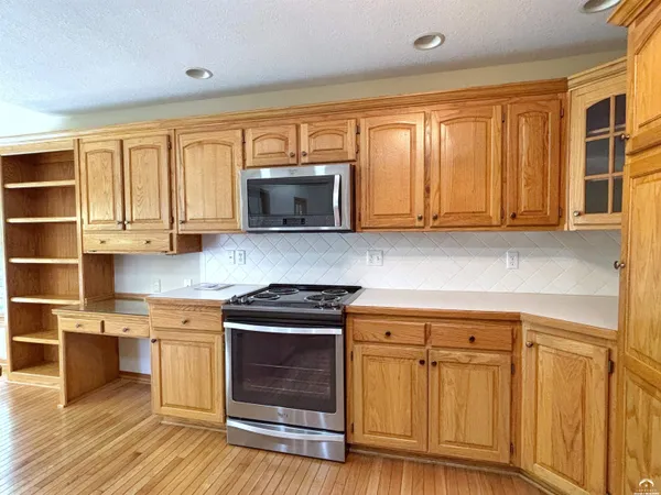 $544,900 | 4605 Grove Drive, Lawrence, KS 66049