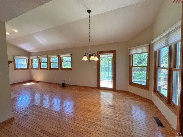 $544,900 | 4605 Grove Drive, Lawrence, KS 66049