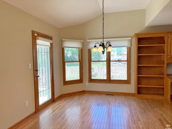 $544,900 | 4605 Grove Drive, Lawrence, KS 66049