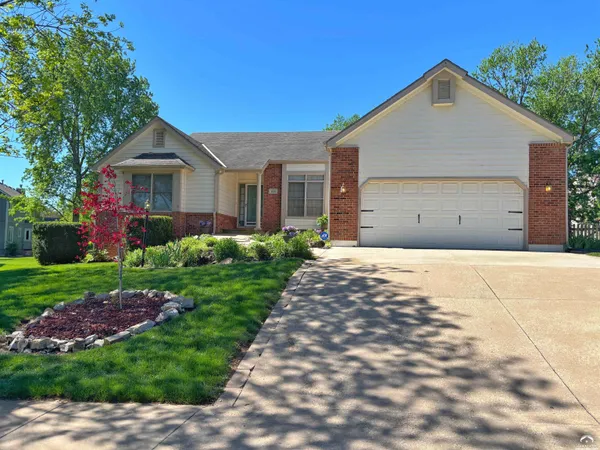 $544,900 | 4605 Grove Drive, Lawrence, KS 66049