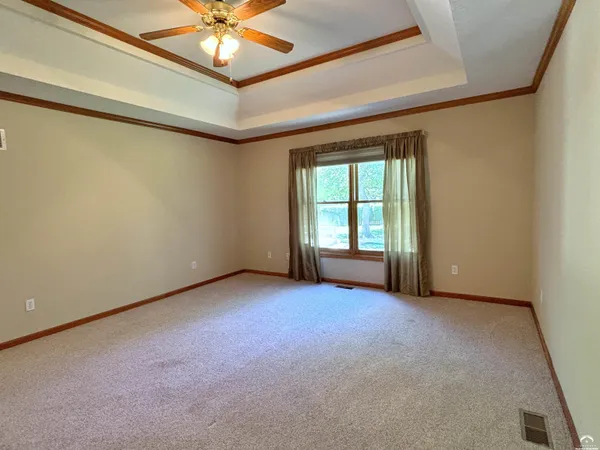 $544,900 | 4605 Grove Drive, Lawrence, KS 66049