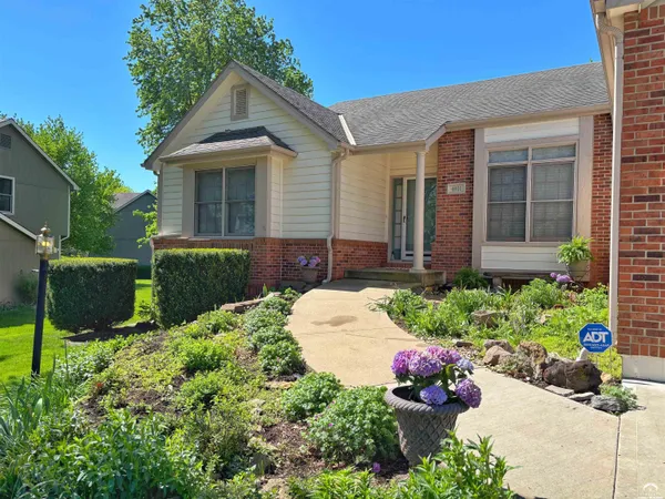 $544,900 | 4605 Grove Drive, Lawrence, KS 66049