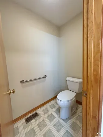 $544,900 | 4605 Grove Drive, Lawrence, KS 66049