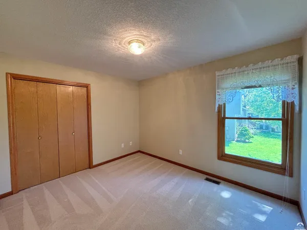 $544,900 | 4605 Grove Drive, Lawrence, KS 66049