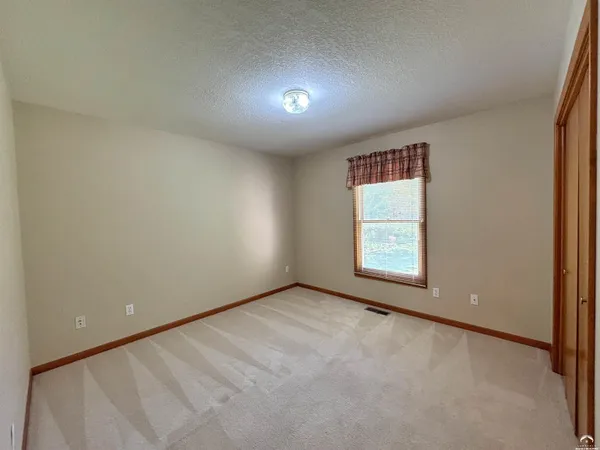 $544,900 | 4605 Grove Drive, Lawrence, KS 66049