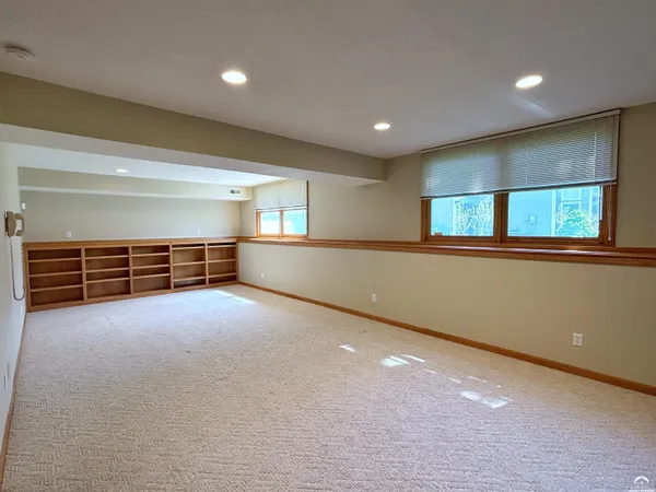 $544,900 | 4605 Grove Drive, Lawrence, KS 66049