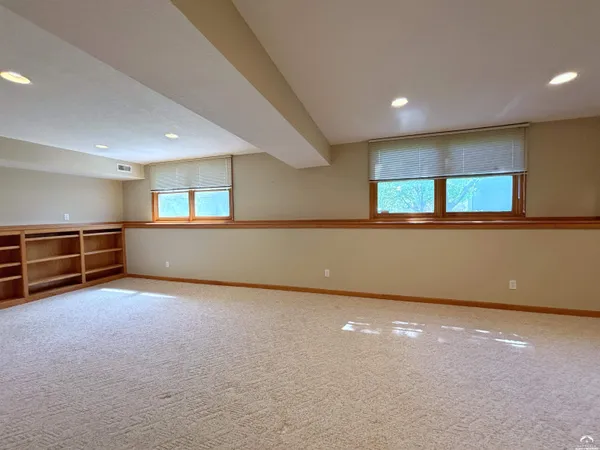 $544,900 | 4605 Grove Drive, Lawrence, KS 66049