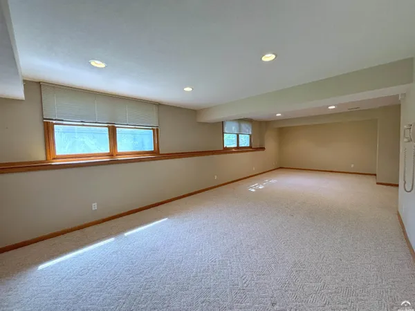 $544,900 | 4605 Grove Drive, Lawrence, KS 66049