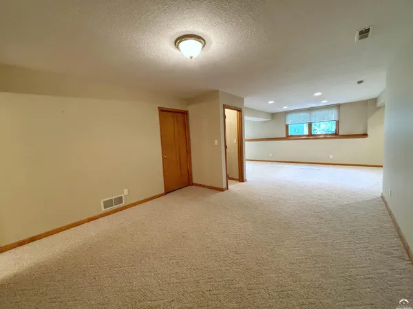 $544,900 | 4605 Grove Drive, Lawrence, KS 66049