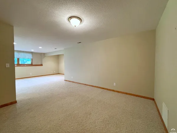 $544,900 | 4605 Grove Drive, Lawrence, KS 66049