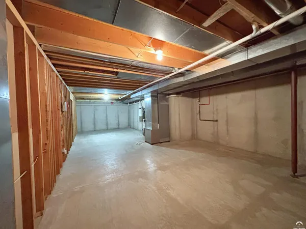 $544,900 | 4605 Grove Drive, Lawrence, KS 66049
