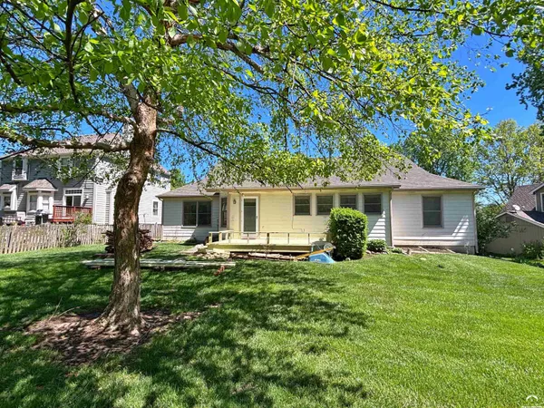 $544,900 | 4605 Grove Drive, Lawrence, KS 66049