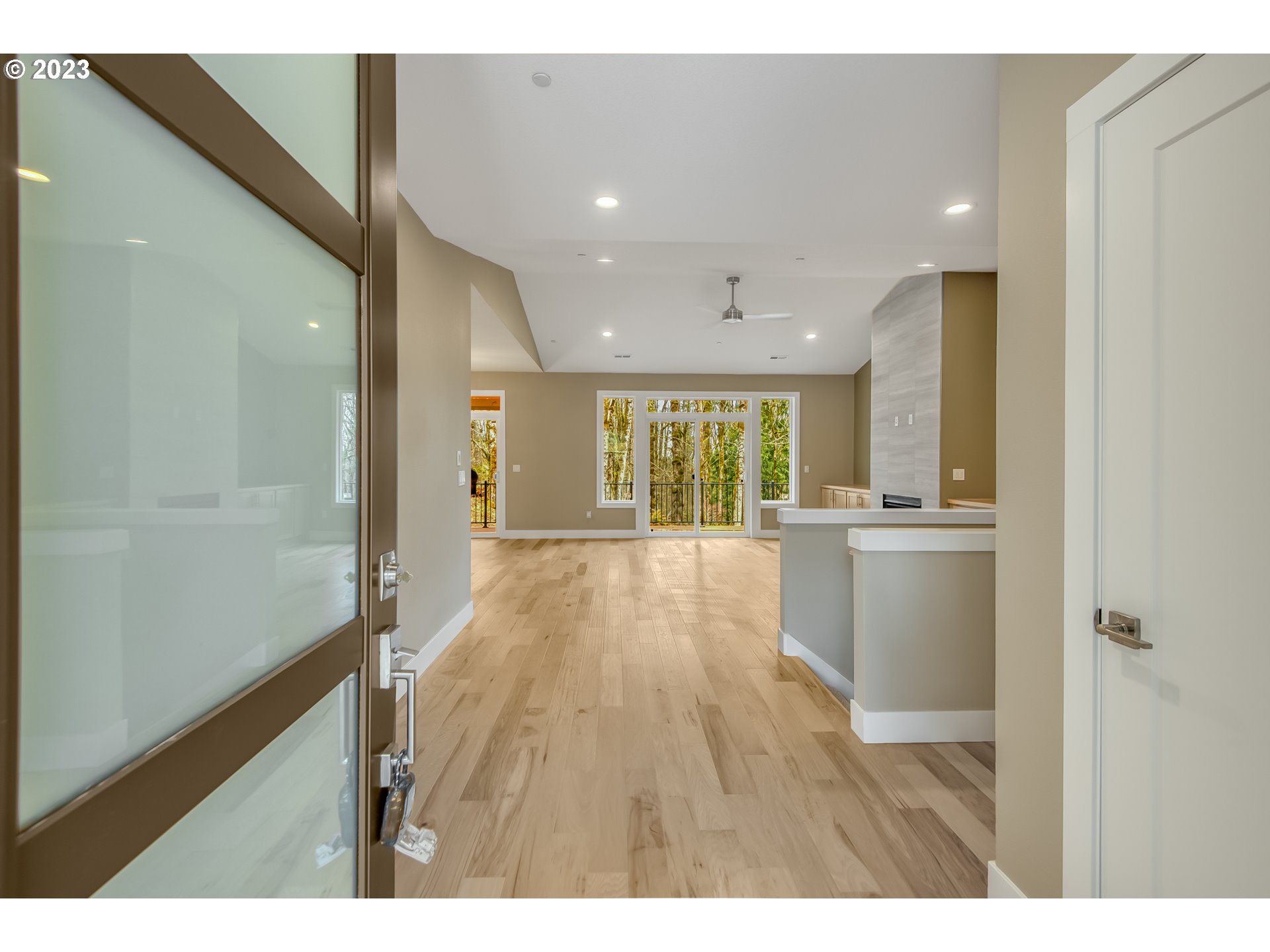 8126 Southeast 145 Court Portland, OR 97236 - Photo 11 of 26 Entrance/Foyer
