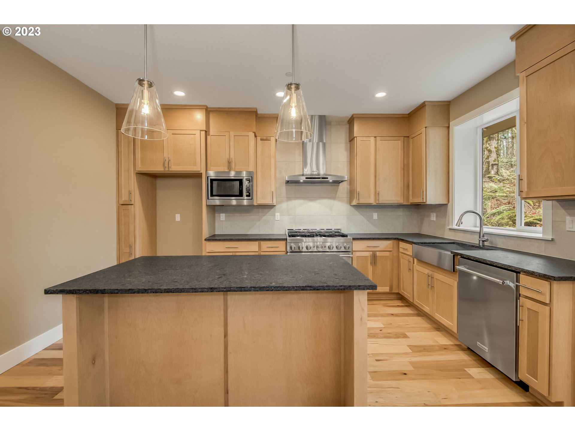 8126 Southeast 145 Court Portland, OR 97236 - Photo 12 of 26