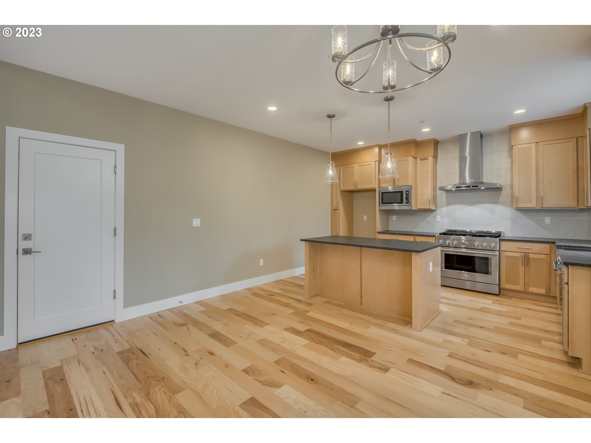 8126 Southeast 145 Court Portland, OR 97236 - Photo 13 of 26