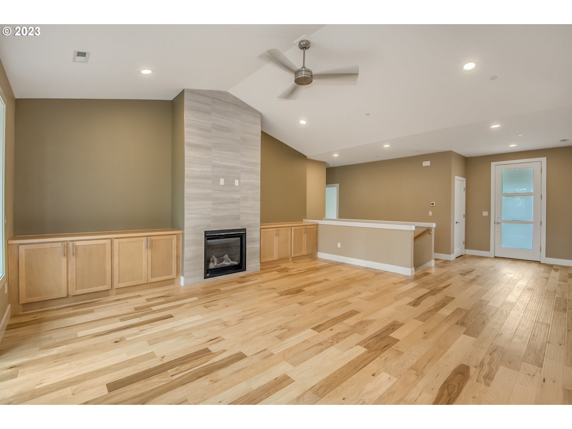 8126 Southeast 145 Court Portland, OR 97236 - Photo 5 of 26 Great Room