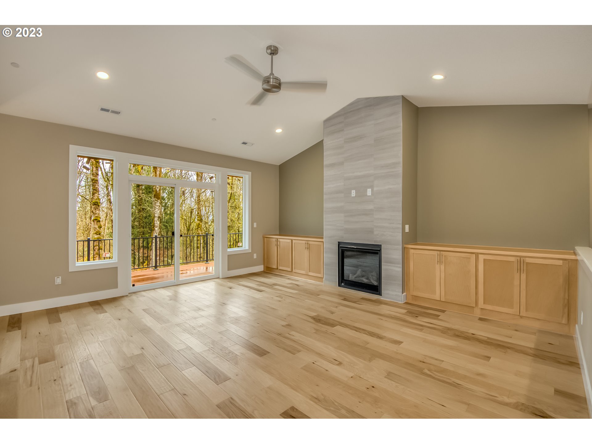 8126 Southeast 145 Court Portland, OR 97236 - Photo 6 of 26