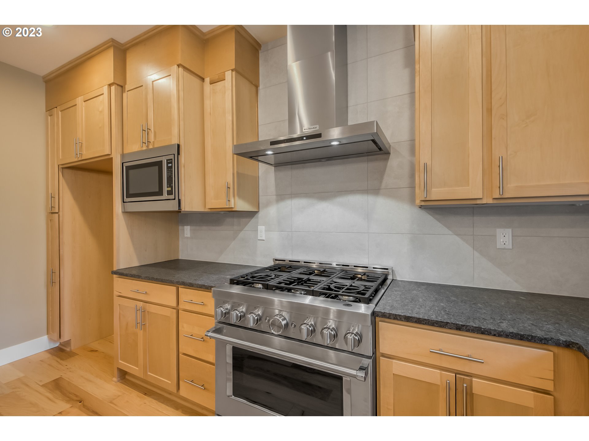 8126 Southeast 145 Court Portland, OR 97236 - Photo 8 of 26 Kitchen