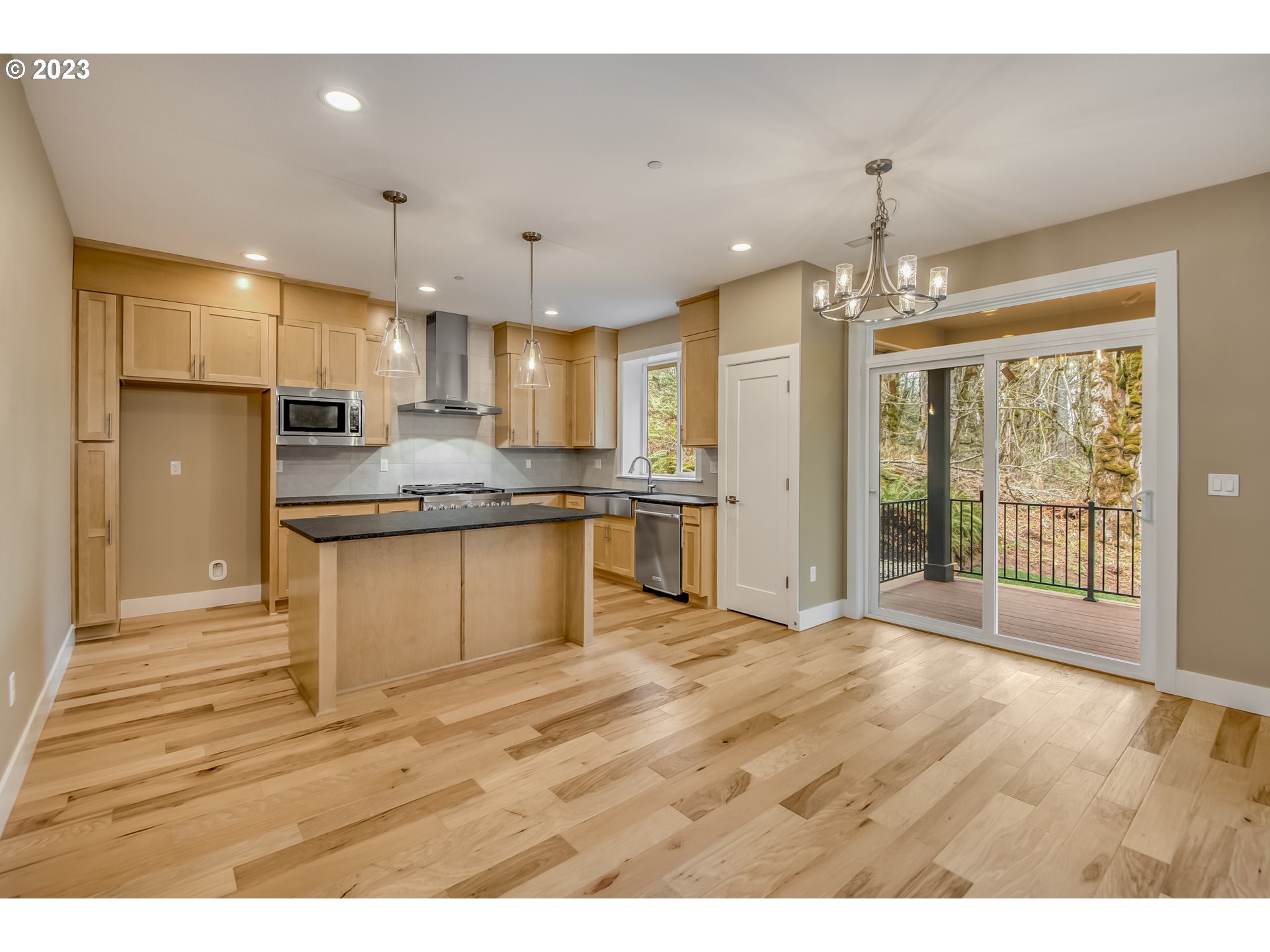 8126 Southeast 145 Court Portland, OR 97236 - Photo 9 of 26 Kitchen