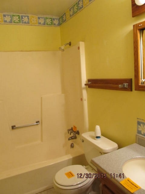 1943 Radcliff Road Traverse City, MI 49685 - Photo 14 of 17 1810560-13.JPG