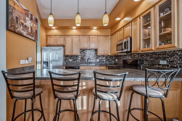 $2,150 | 4519 South Calumet Avenue, Unit 1B, Chicago, IL 60653