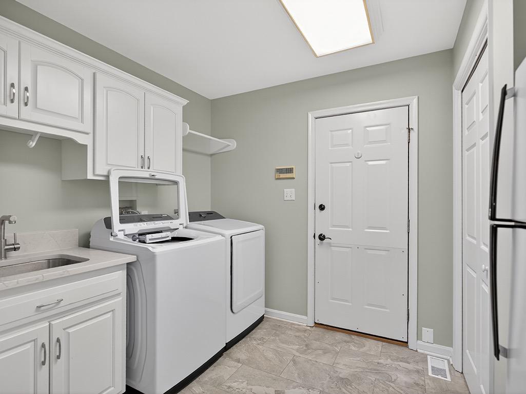 23 Sheffield Road Rehoboth Beach, DE 19971 - Photo 39 of 100 Spacious mud/laundry room