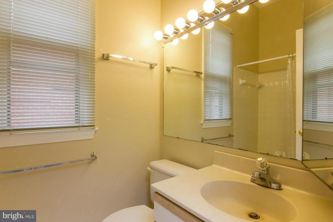 502 Groff Court Northeast Washington, DC 20002 - Photo 14 of 22 Bath (Master)