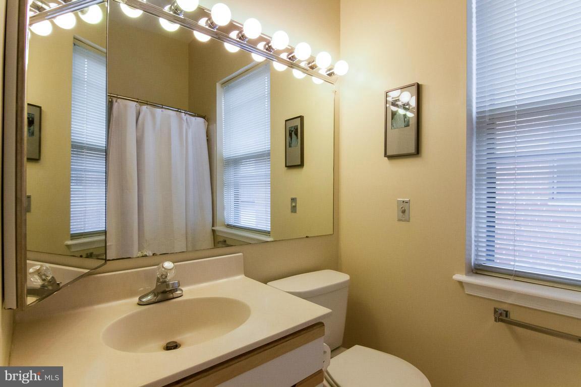 502 Groff Court Northeast Washington, DC 20002 - Photo 20 of 22 Bath (Master)