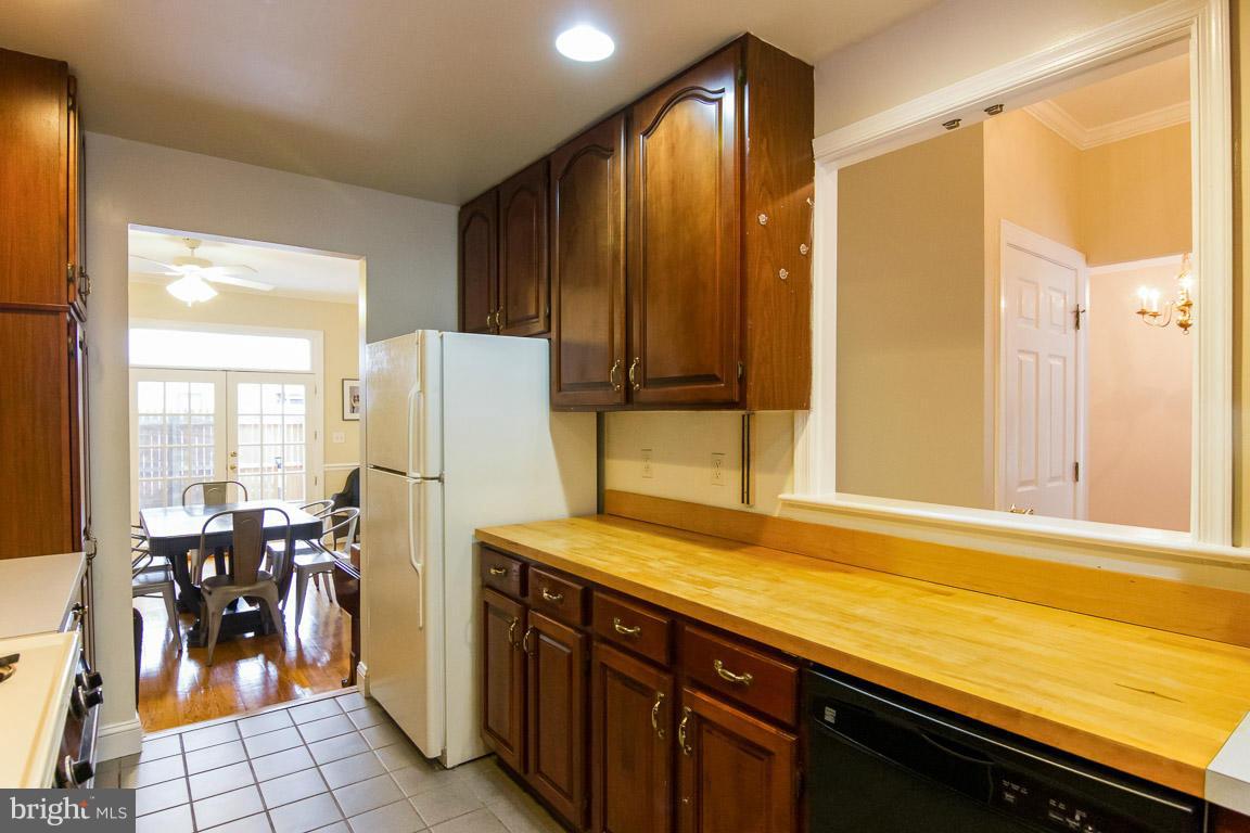 502 Groff Court Northeast Washington, DC 20002 - Photo 10 of 22 Kitchen