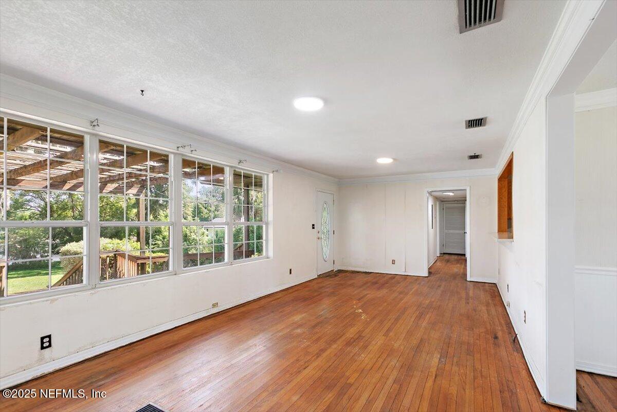5855 Dickson Road Jacksonville, FL 32211 - Photo 5 of 21 04-Living Room
