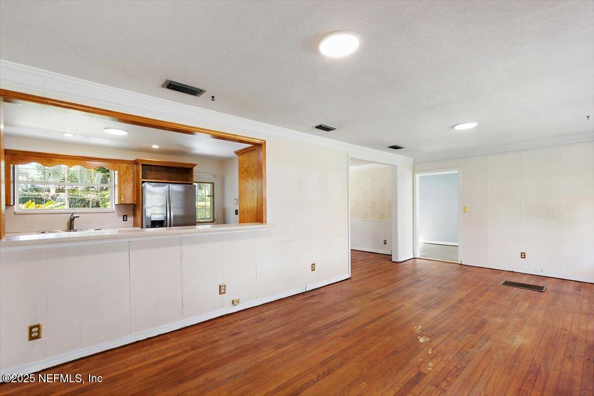 5855 Dickson Road Jacksonville, FL 32211 - Photo 6 of 21 05-Living Room