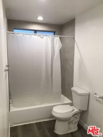 $1,695 | 13562 Vanowen Street, Unit 23, Van Nuys, CA 91401