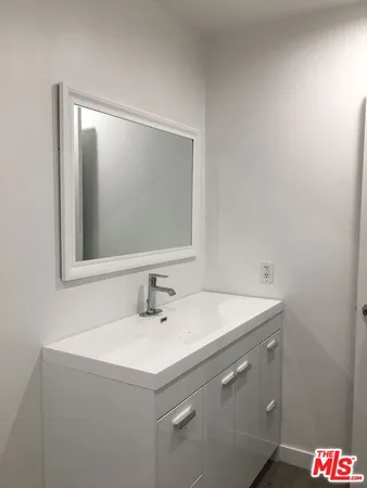 $1,695 | 13562 Vanowen Street, Unit 23, Van Nuys, CA 91401