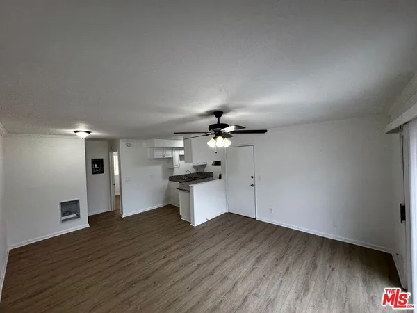 $1,695 | 13562 Vanowen Street, Unit 23, Van Nuys, CA 91401