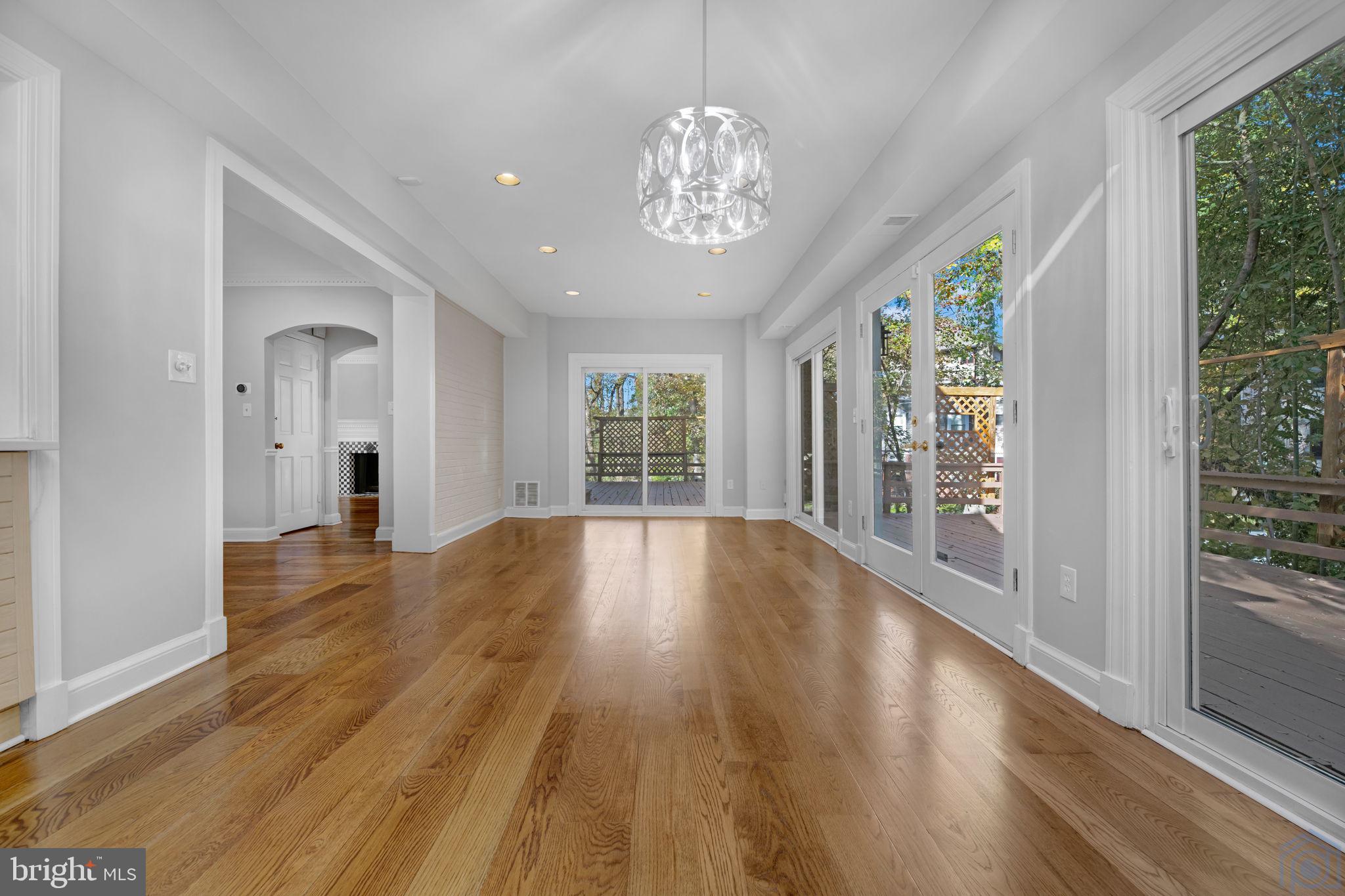 4855 Reservoir Road Northwest Washington, DC 20007 - Photo 23 of 67 Sunroom & Dining Area