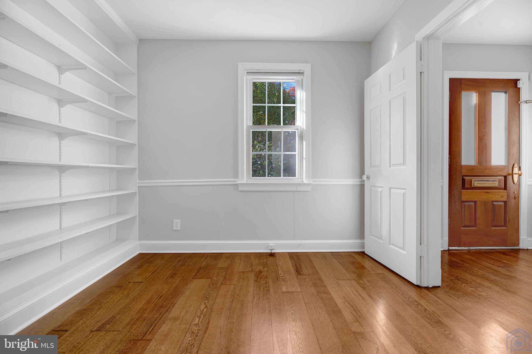 4855 Reservoir Road Northwest Washington, DC 20007 - Photo 31 of 67 Bedroom/Den Area