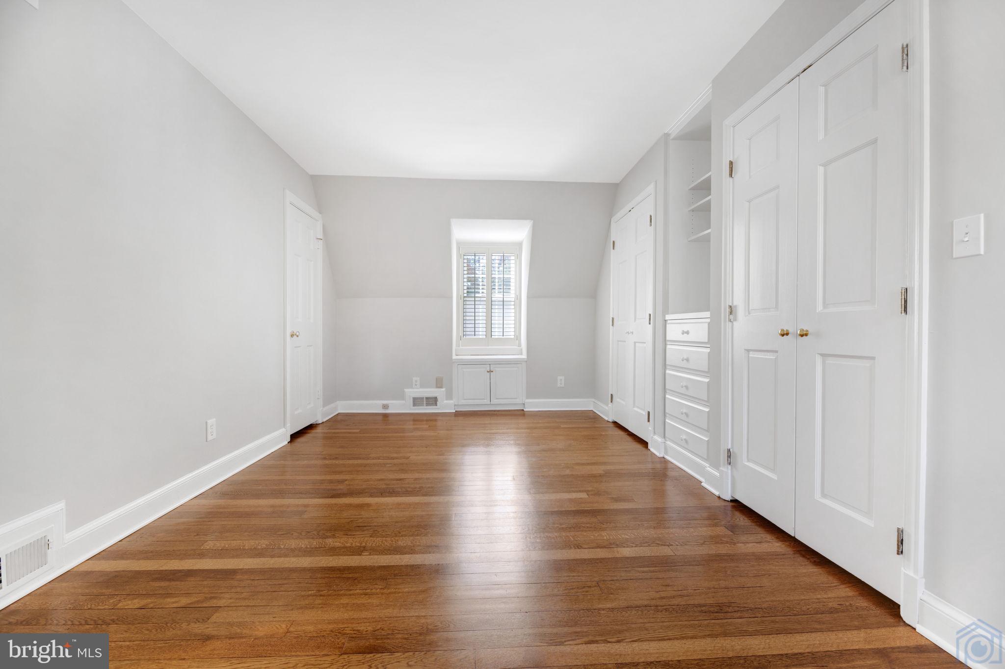 4855 Reservoir Road Northwest Washington, DC 20007 - Photo 38 of 67 Primary Bedroom