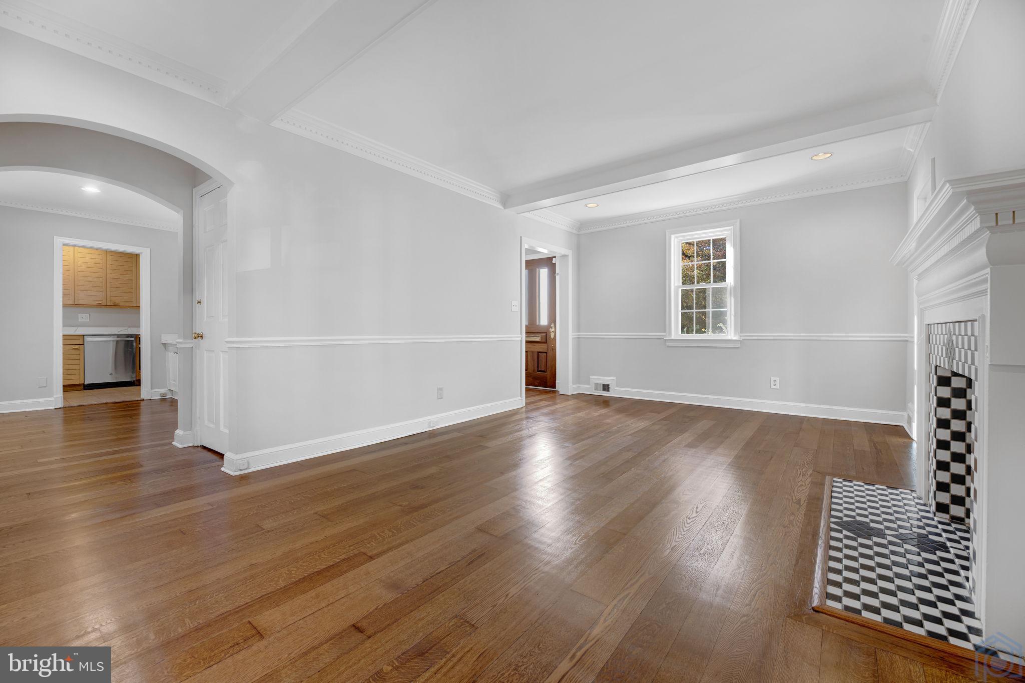 4855 Reservoir Road Northwest Washington, DC 20007 - Photo 5 of 67 Living Room
