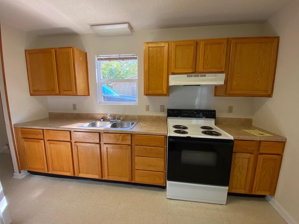 646 Fleming Road Hinesville, GA 31313 - Photo 4 of 13 Gallery Image 4