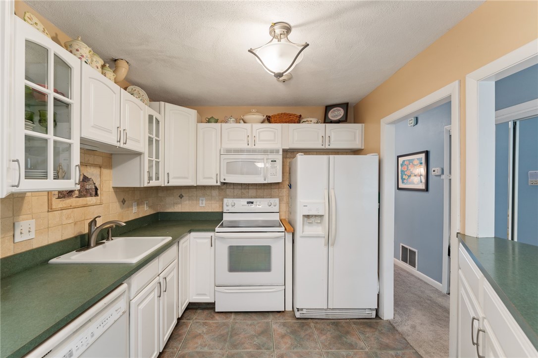 196 Old River Road, Unit 147 Lincoln, RI 02865 - Photo 4 of 11 Gallery Image 4