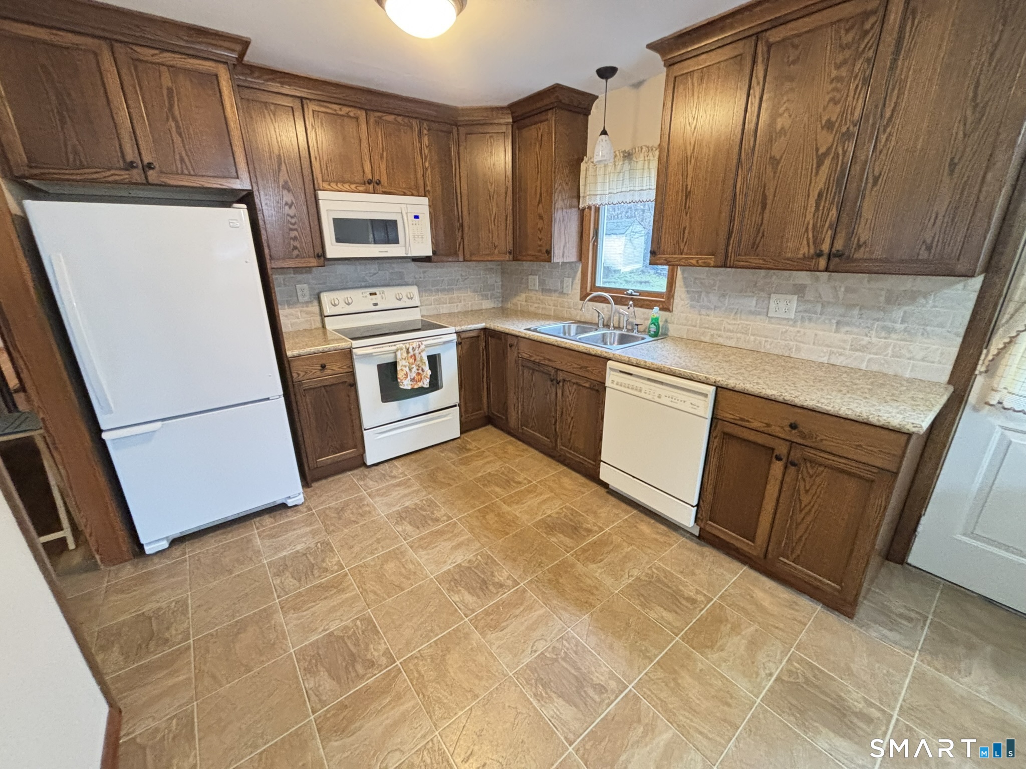26 Spruce Drive Prospect, CT 06712 - Photo 7 of 39