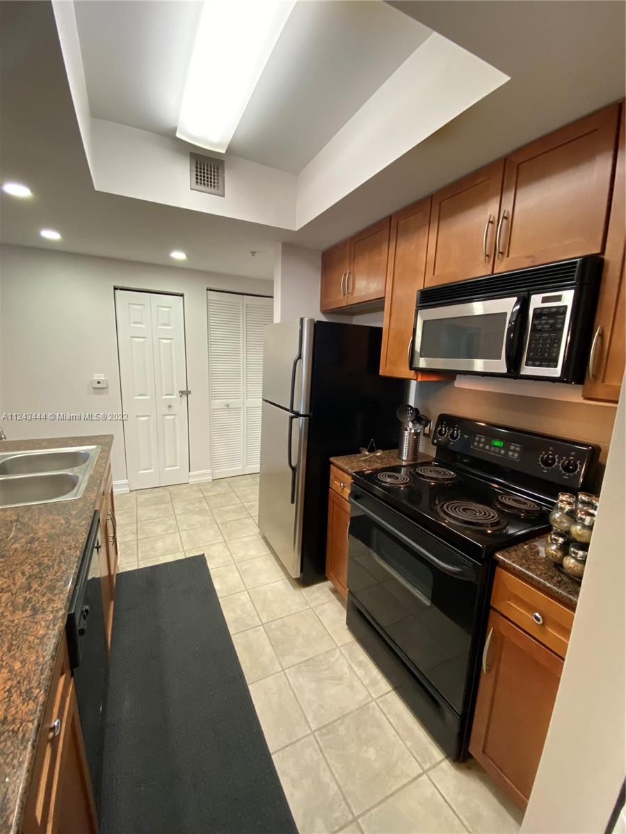 Edgewater Miami, FL 33137 - Photo 13 of 35