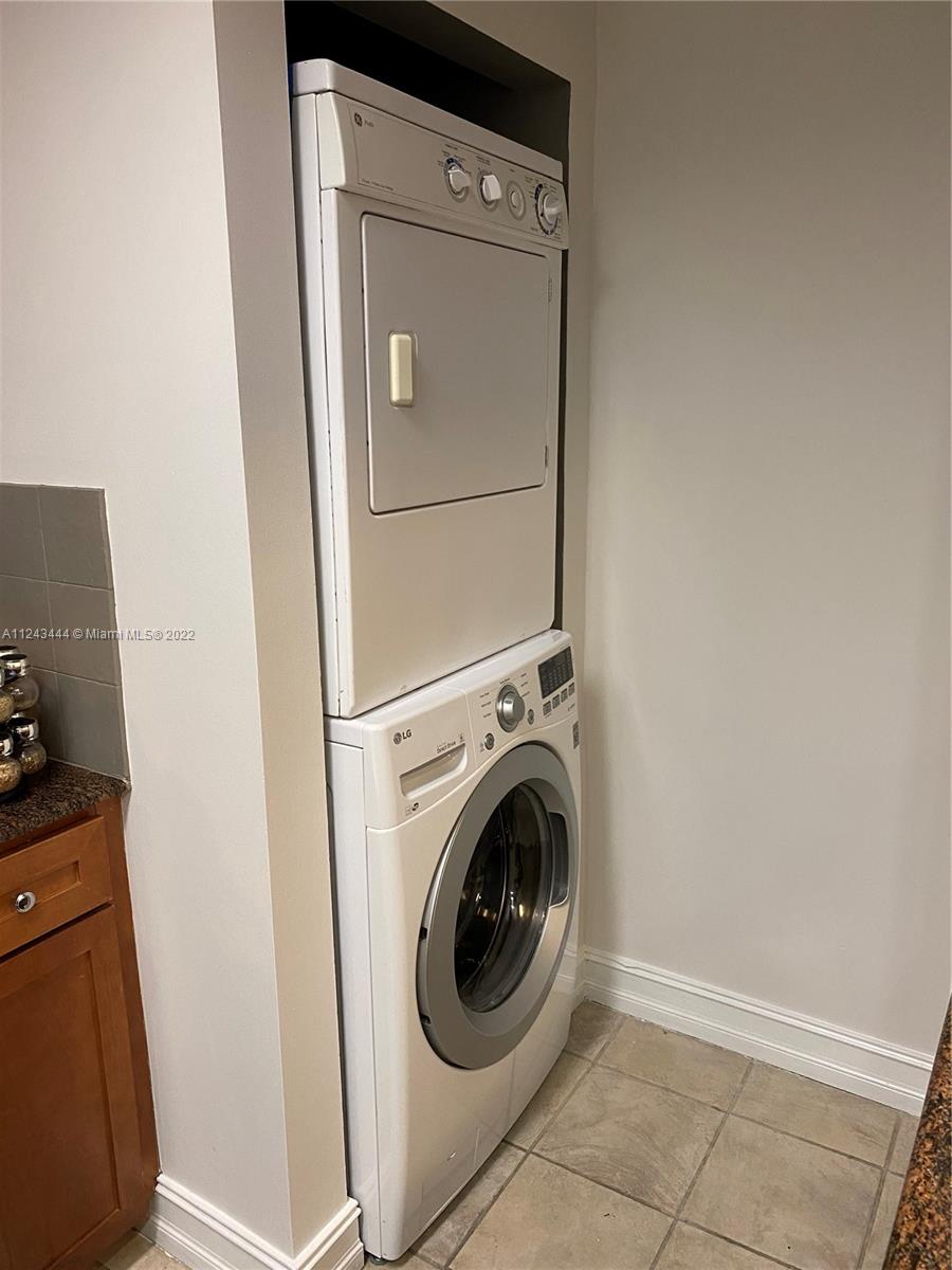 Edgewater Miami, FL 33137 - Photo 18 of 35