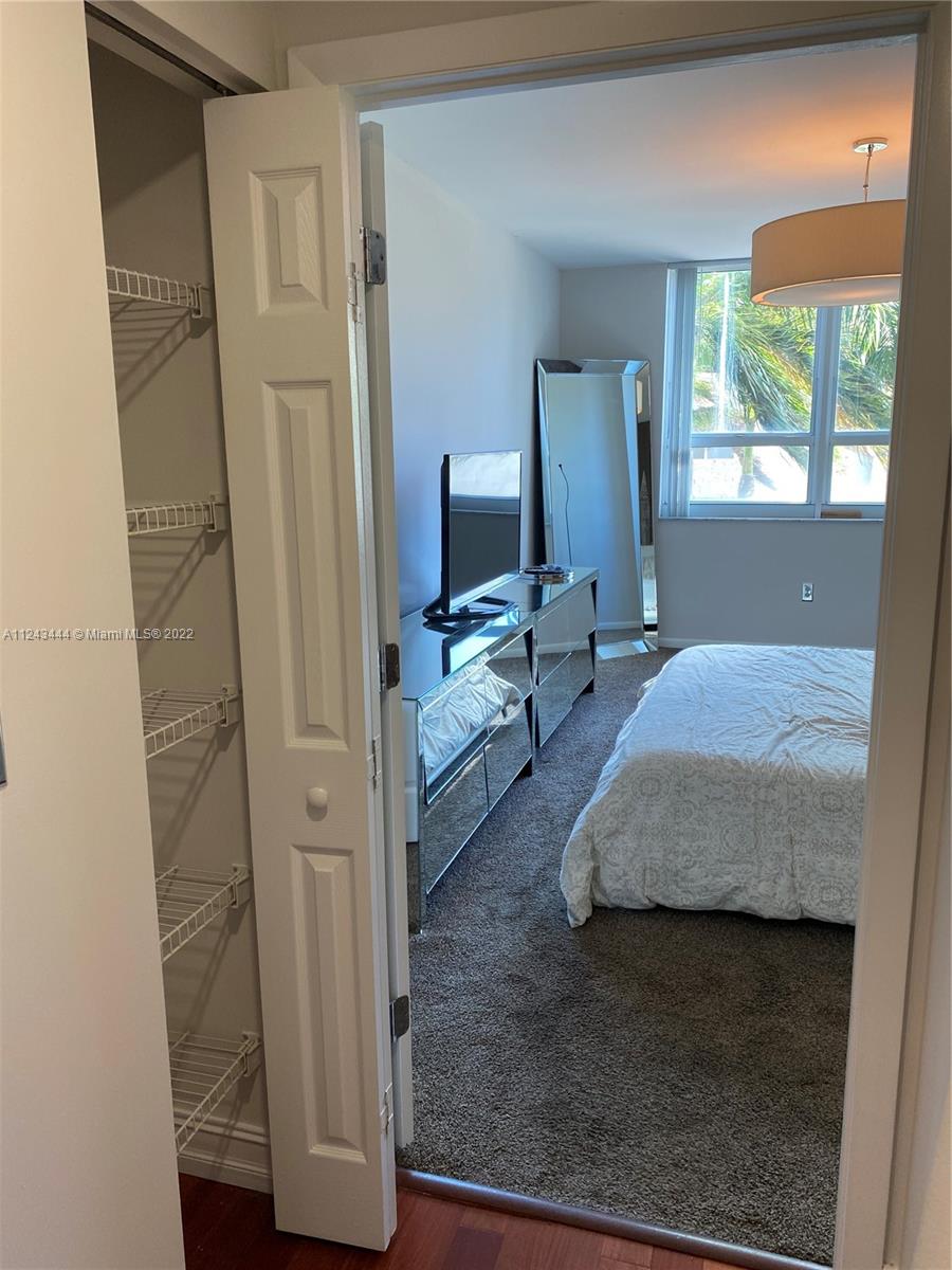 Edgewater Miami, FL 33137 - Photo 21 of 35