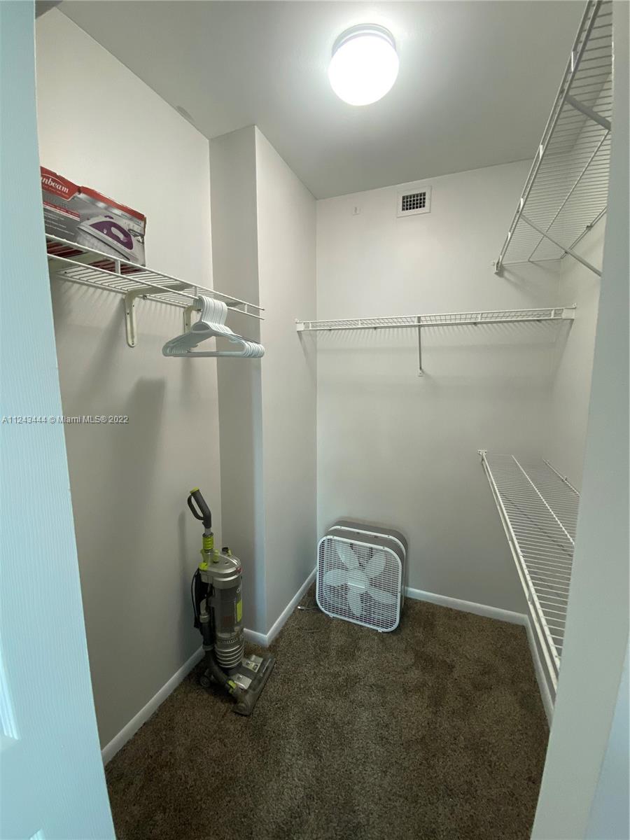 Edgewater Miami, FL 33137 - Photo 29 of 35