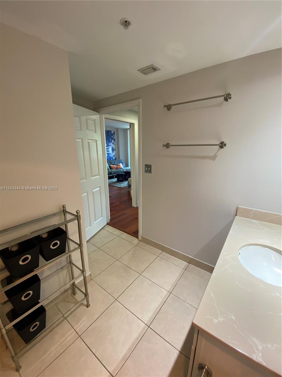 Edgewater Miami, FL 33137 - Photo 31 of 35