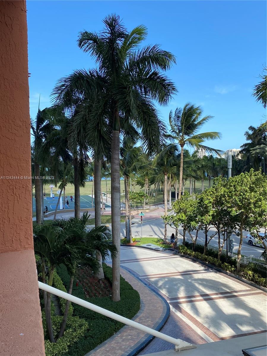 Edgewater Miami, FL 33137 - Photo 33 of 35